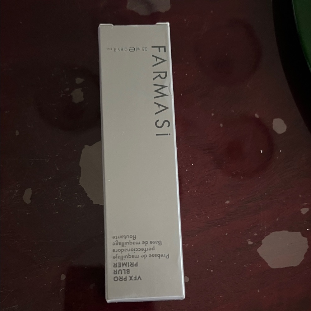 Farmasi VFX Pro Blur Primer in Elegant White Box